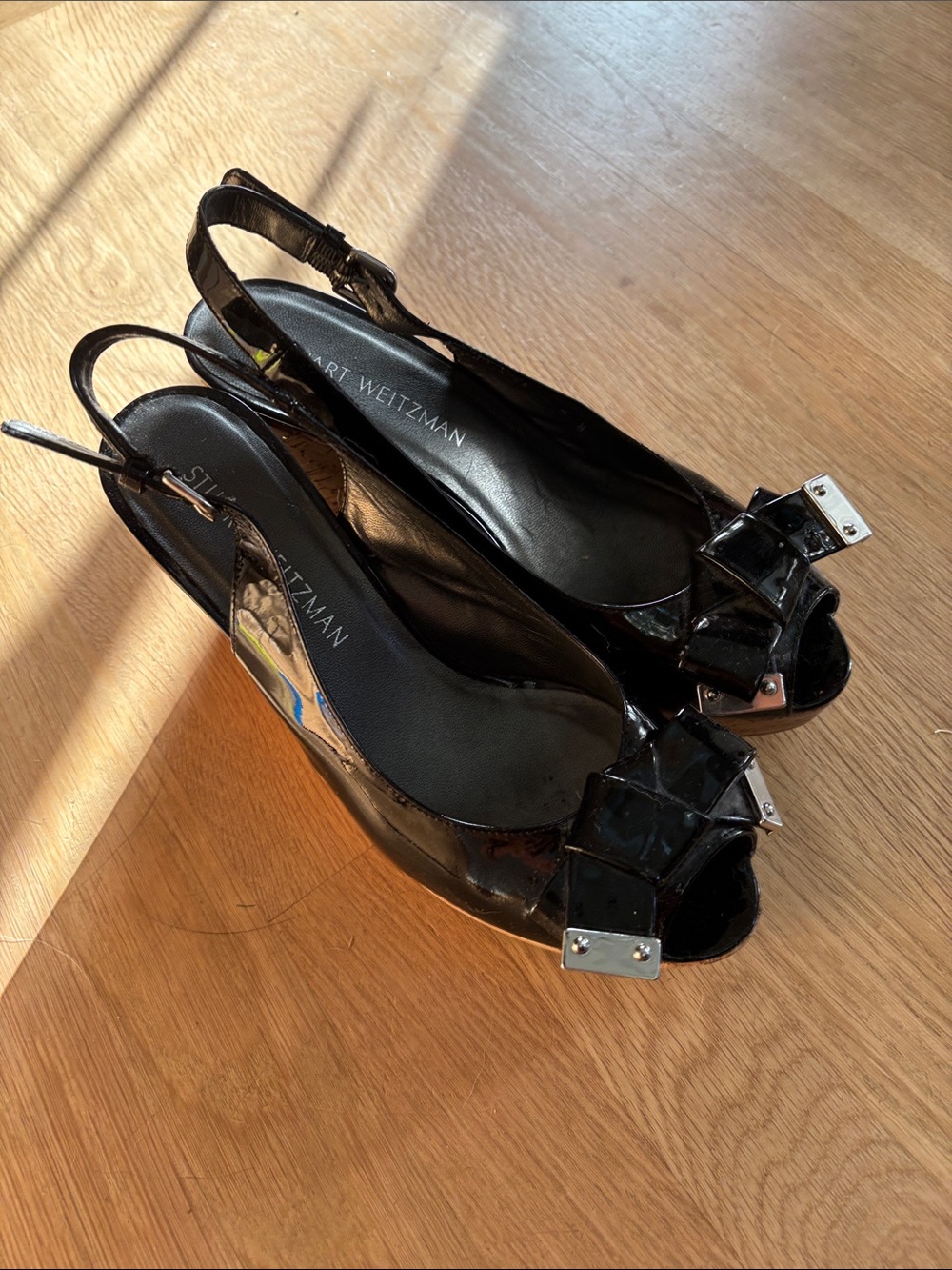 Black wedges